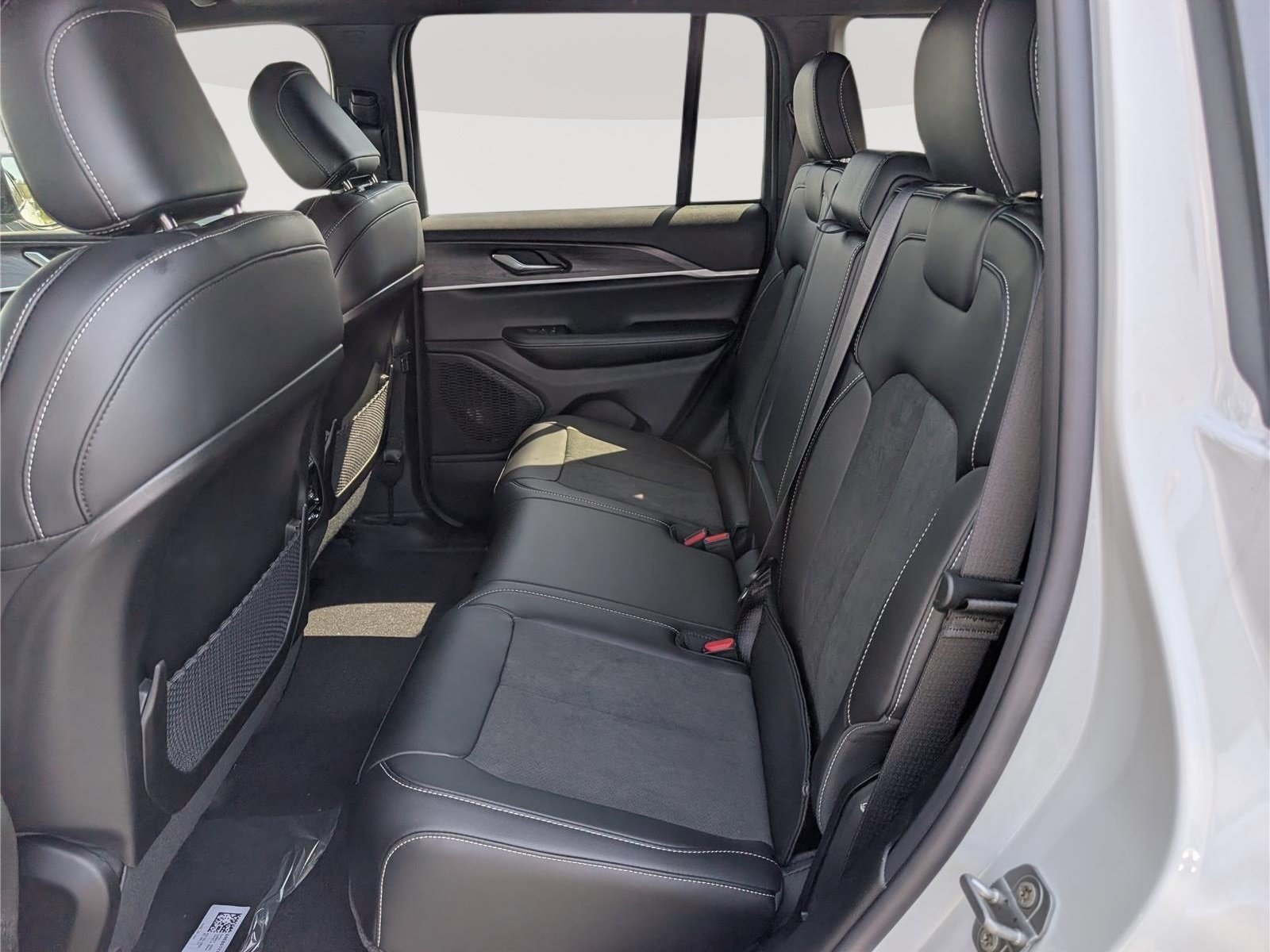 New 2026 Jeep Grand Cherokee Altitude AWD/4WD image 10