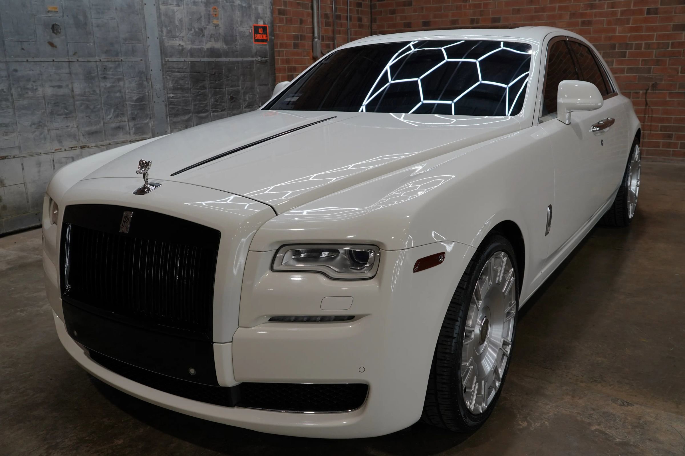 Used 2015 Rolls-Royce Ghost image 19