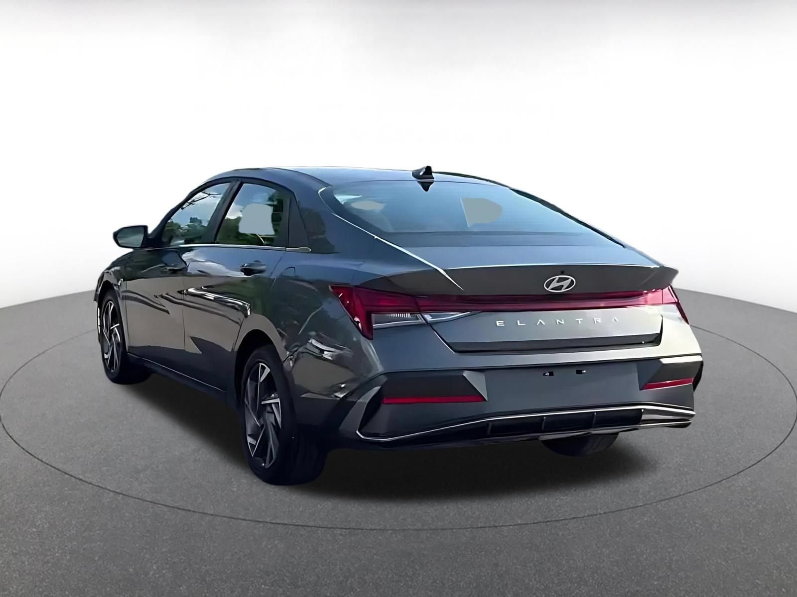 Used 2025 Hyundai Elantra SEL FWD image 11