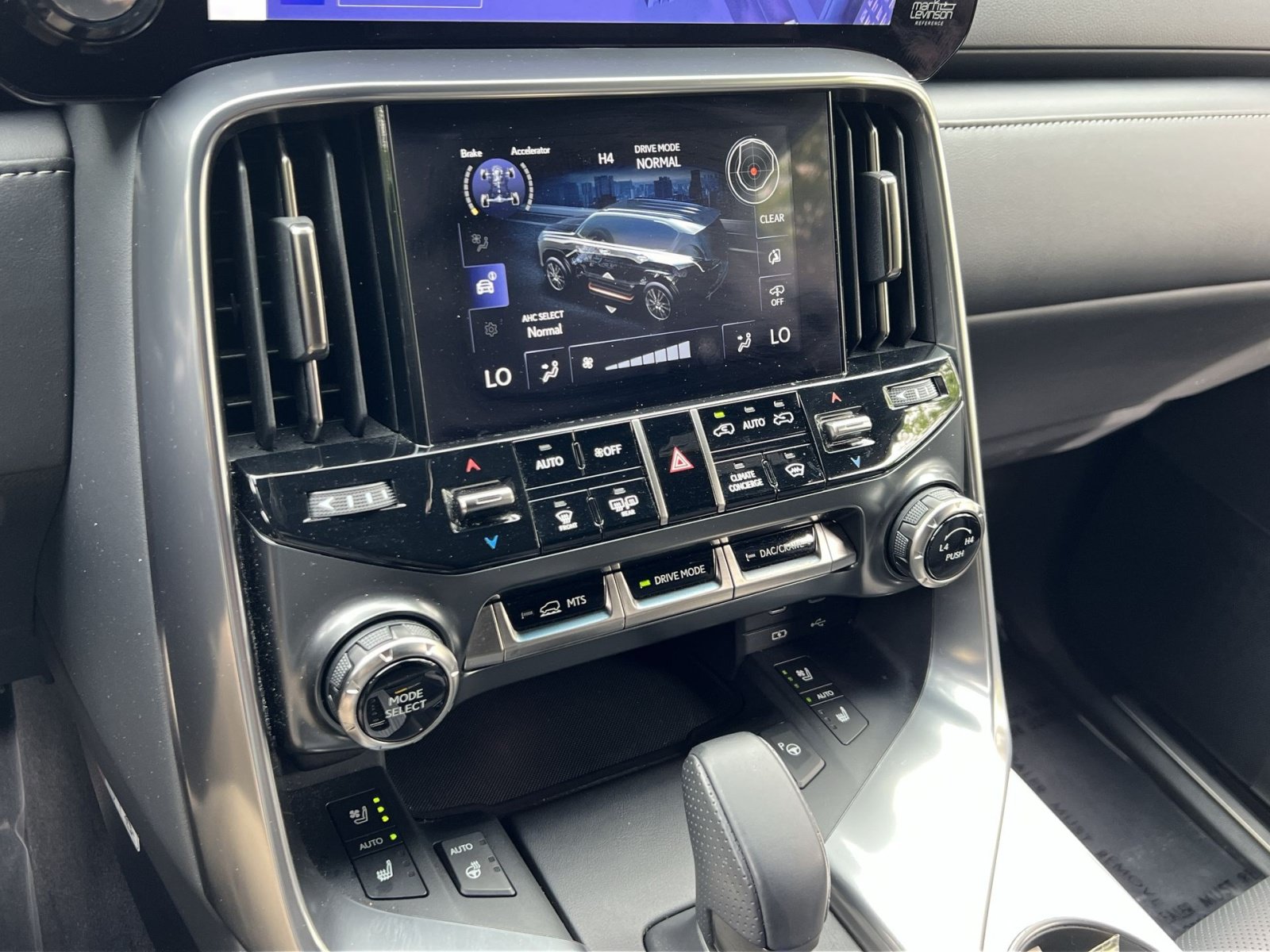 Used 2025 Lexus LX 700h F Sport AWD/4WD image 26