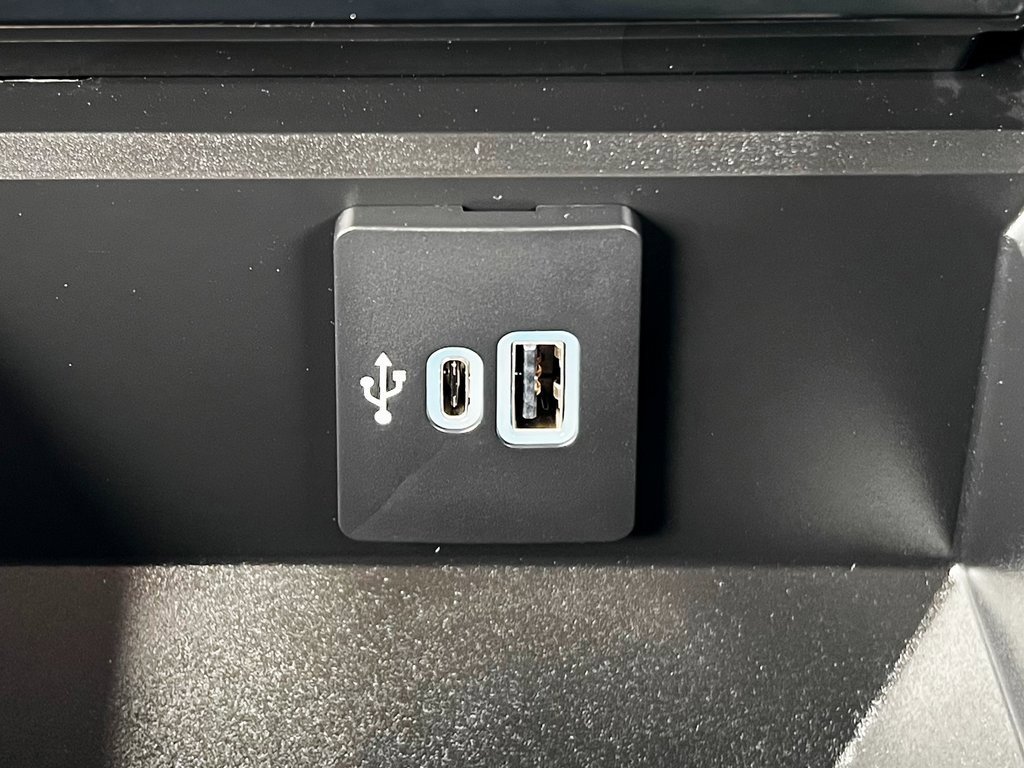 Used 2025 Ford F250 Platinum image 28