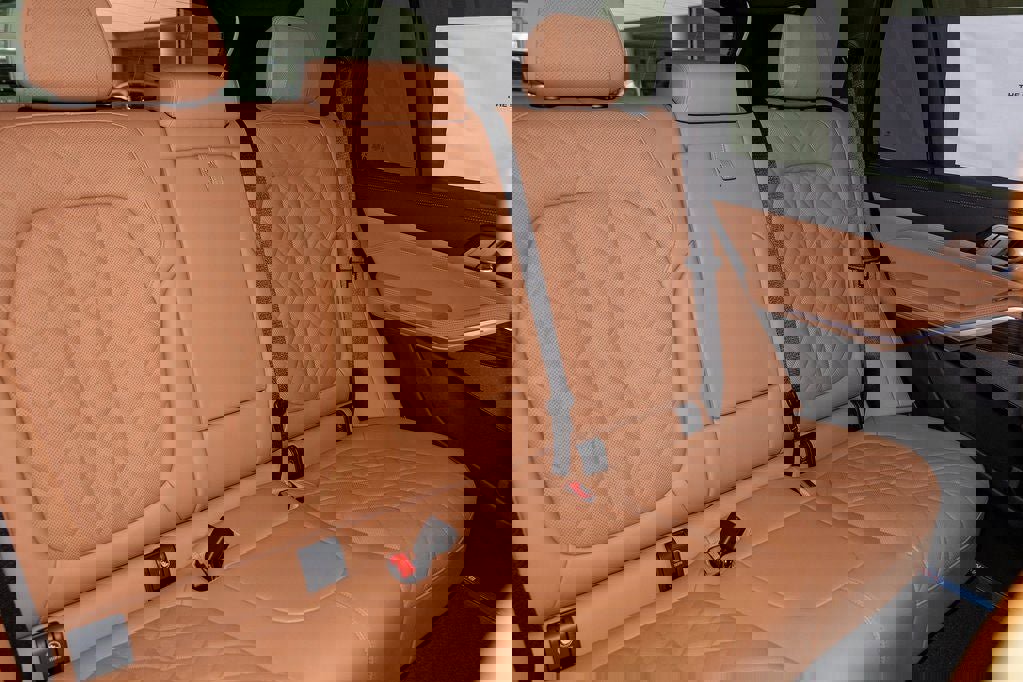 New 2026 BMW X5 xDrive50e w/ Premium Package image 35