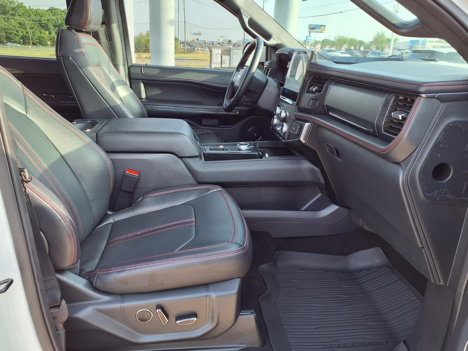 Used 2023 Ford Expedition Limited image 20