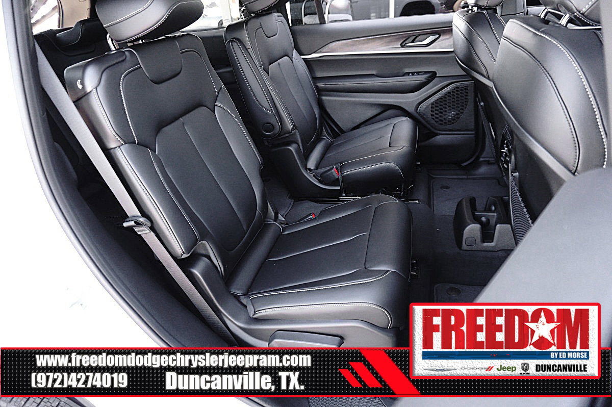 New 2025 Jeep Grand Cherokee L Limited AWD/4WD image 17