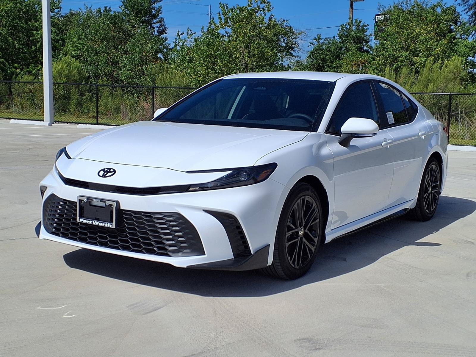 New 2026 Toyota Camry SE w/ Convenience Package FWD image 3