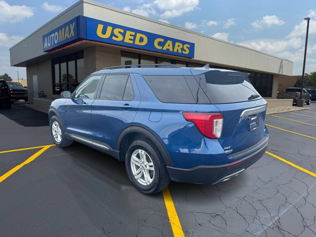 Used 2023 Ford Explorer XLT w/ Equipment Group 202A AWD/4WD image 7