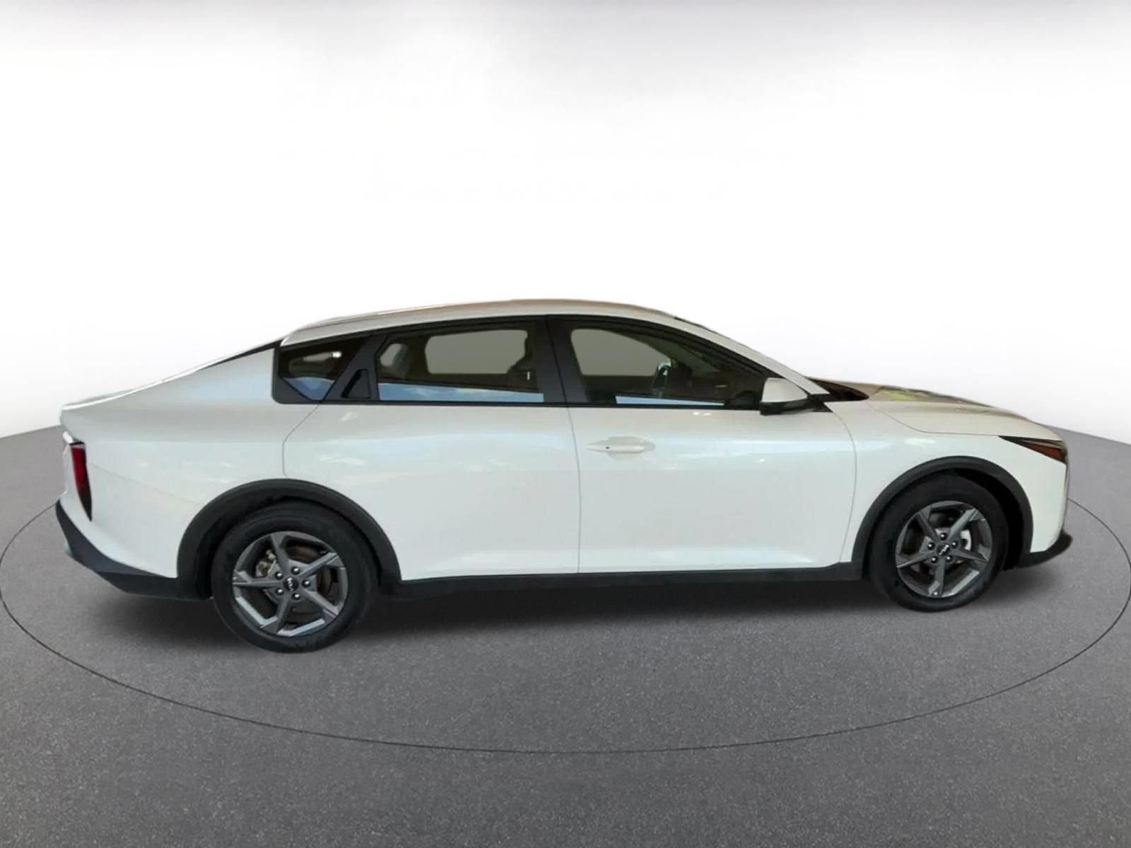 Used 2025 Kia K4 FWD image 15