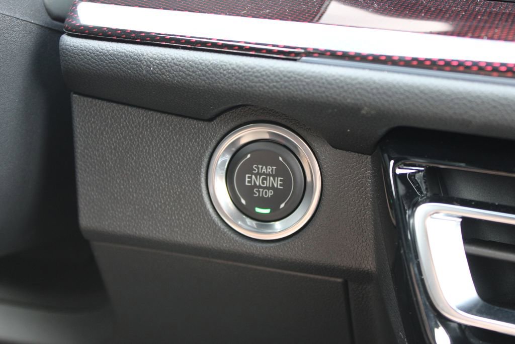 New 2026 Chevrolet Traverse RS w/ LPO, Floor Liner Package FWD image 40