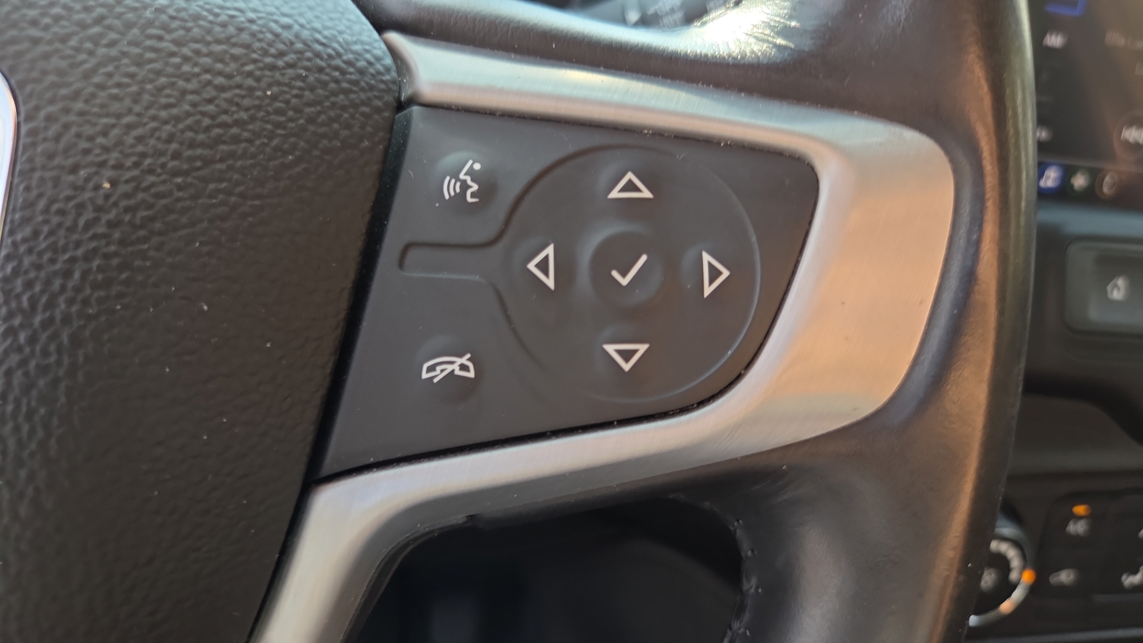 Certified 2020 GMC Terrain SLE FWD image 25