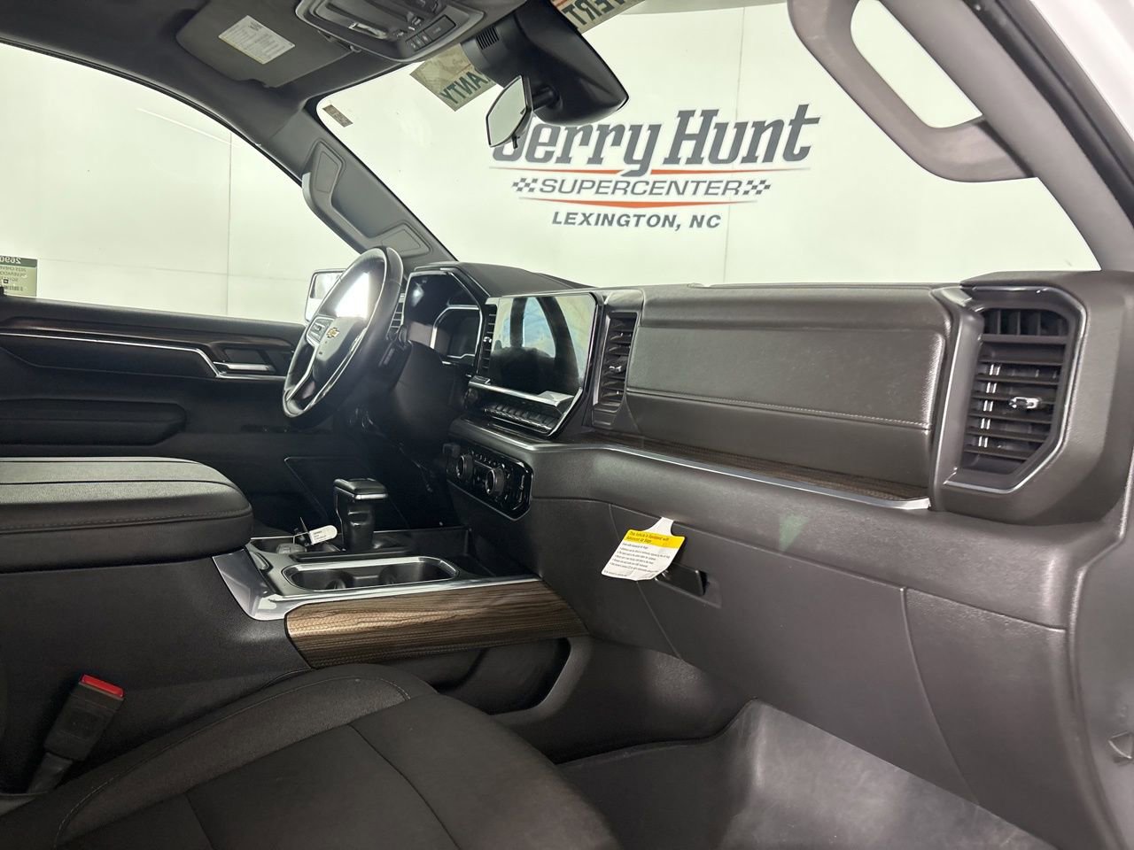 Used 2025 Chevrolet Silverado 1500 LT image 29