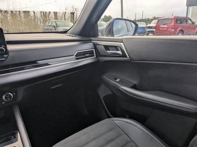 Used 2024 Mitsubishi Outlander SE image 17