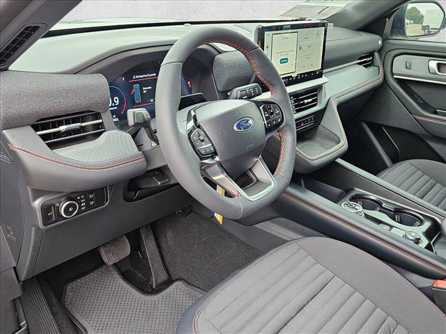 New 2026 Ford Explorer ST-Line w/ ST-Line Street Pack RWD image 3