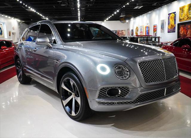 Used 2020 Bentley Bentayga AWD/4WD image 1