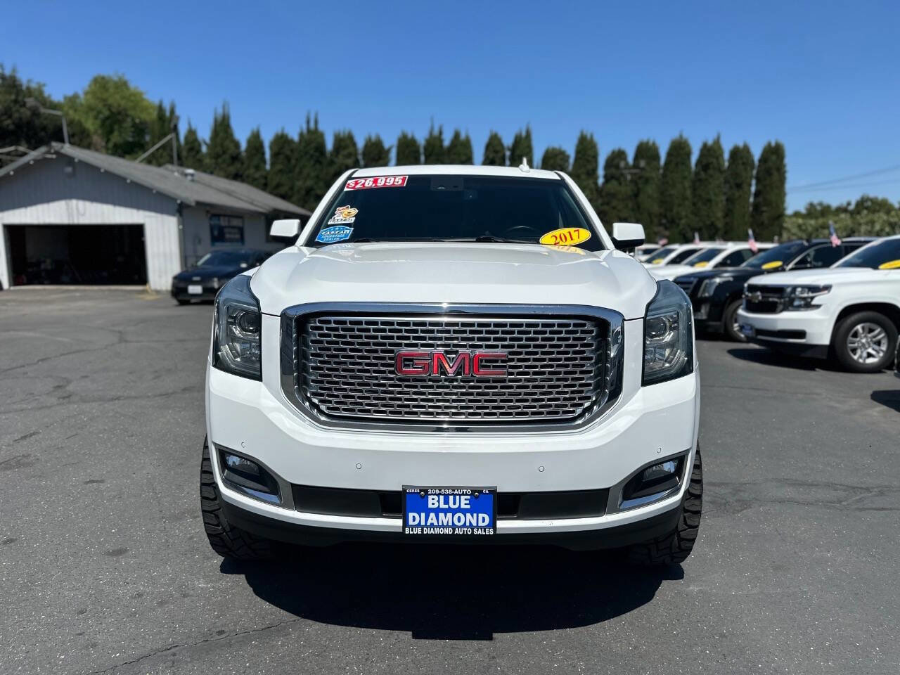 Used 2017 GMC Yukon Denali w/ Open Road Package AWD/4WD image 2