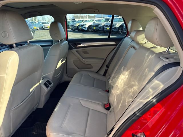 Used 2015 Volkswagen Golf S image 13