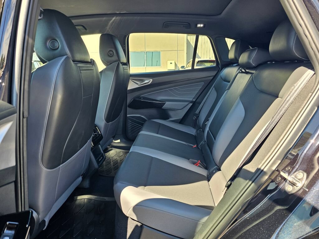 Used 2023 Volkswagen ID.4 S RWD image 14