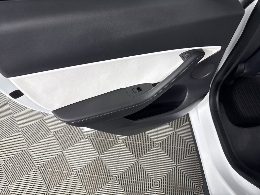 Used 2022 Tesla Model Y Performance image 20