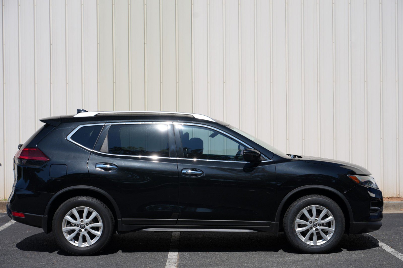 Used 2019 Nissan Rogue SV FWD image 45