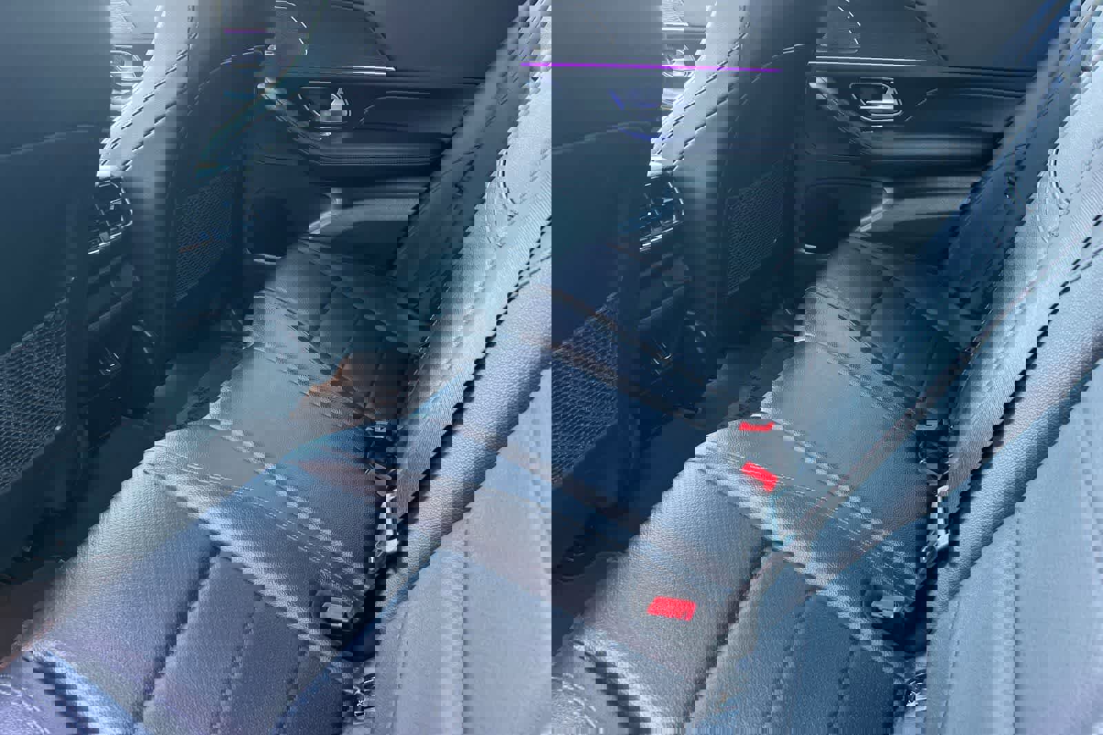 Used 2022 Mercedes-Benz GLE 350 w/ Premium Package image 5