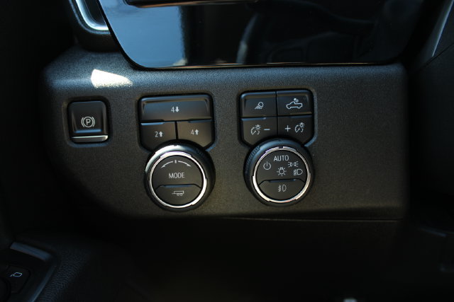 Used 2025 Chevrolet Silverado 2500 LT w/ Safety Package AWD/4WD image 25