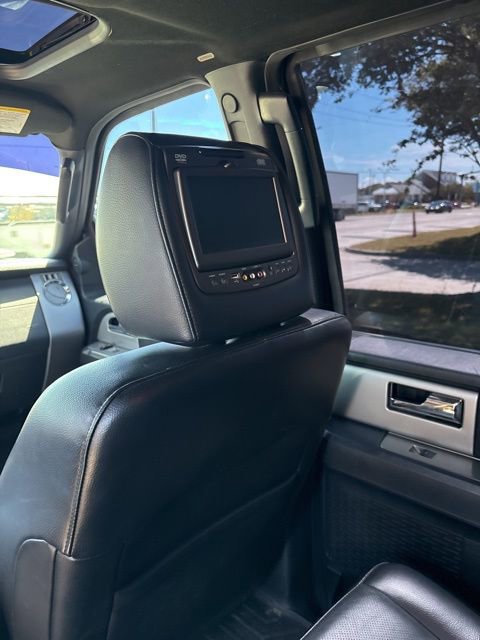 Used 2017 Ford Expedition EL Limited w/ Equipment Group 301A RWD image 19