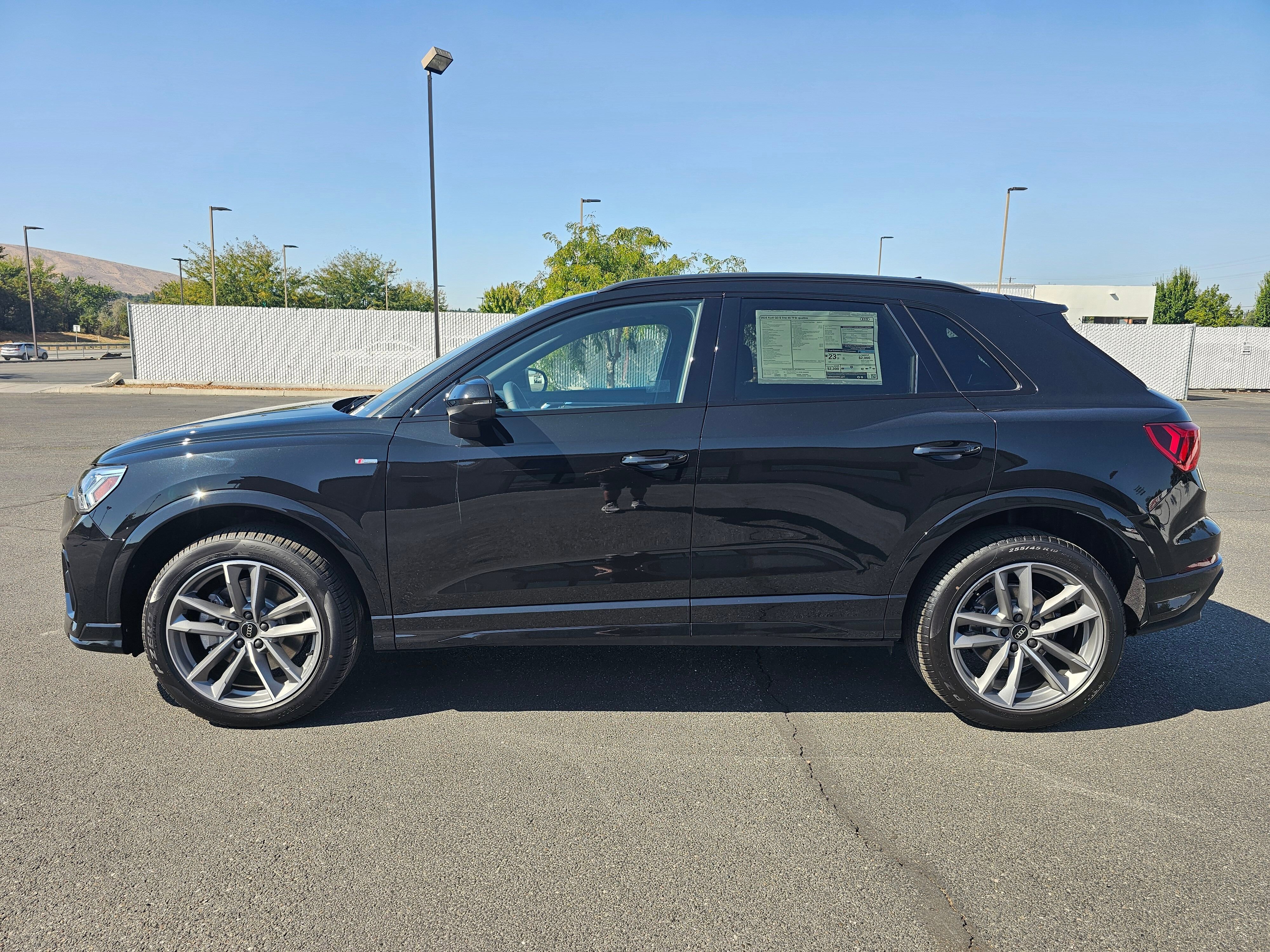 New 2025 Audi Q3 2.0T Premium image 3