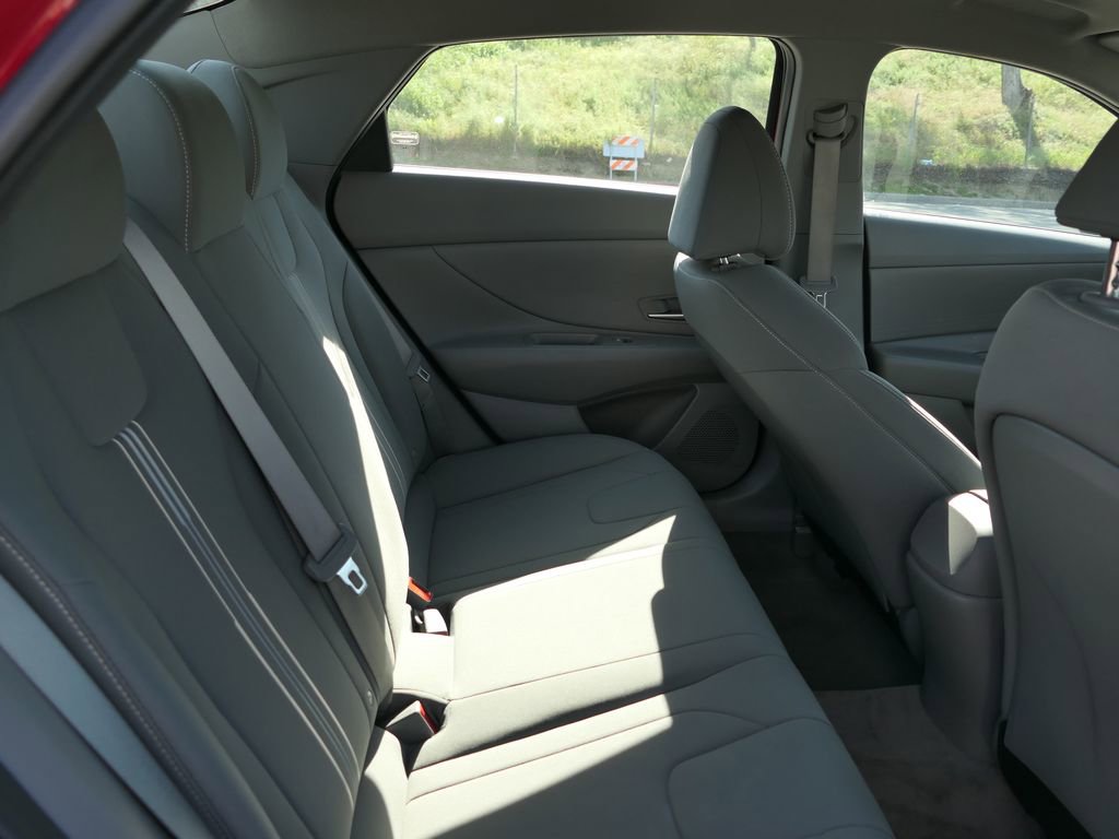 Certified 2023 Hyundai Elantra SEL image 21