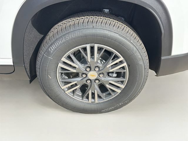 New 2026 Chevrolet Traverse LT w/ Driver Confidence Package AWD/4WD image 34