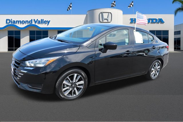 Used 2025 Nissan Versa SV FWD image 3