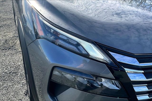 Used 2024 Nissan Rogue SV image 28