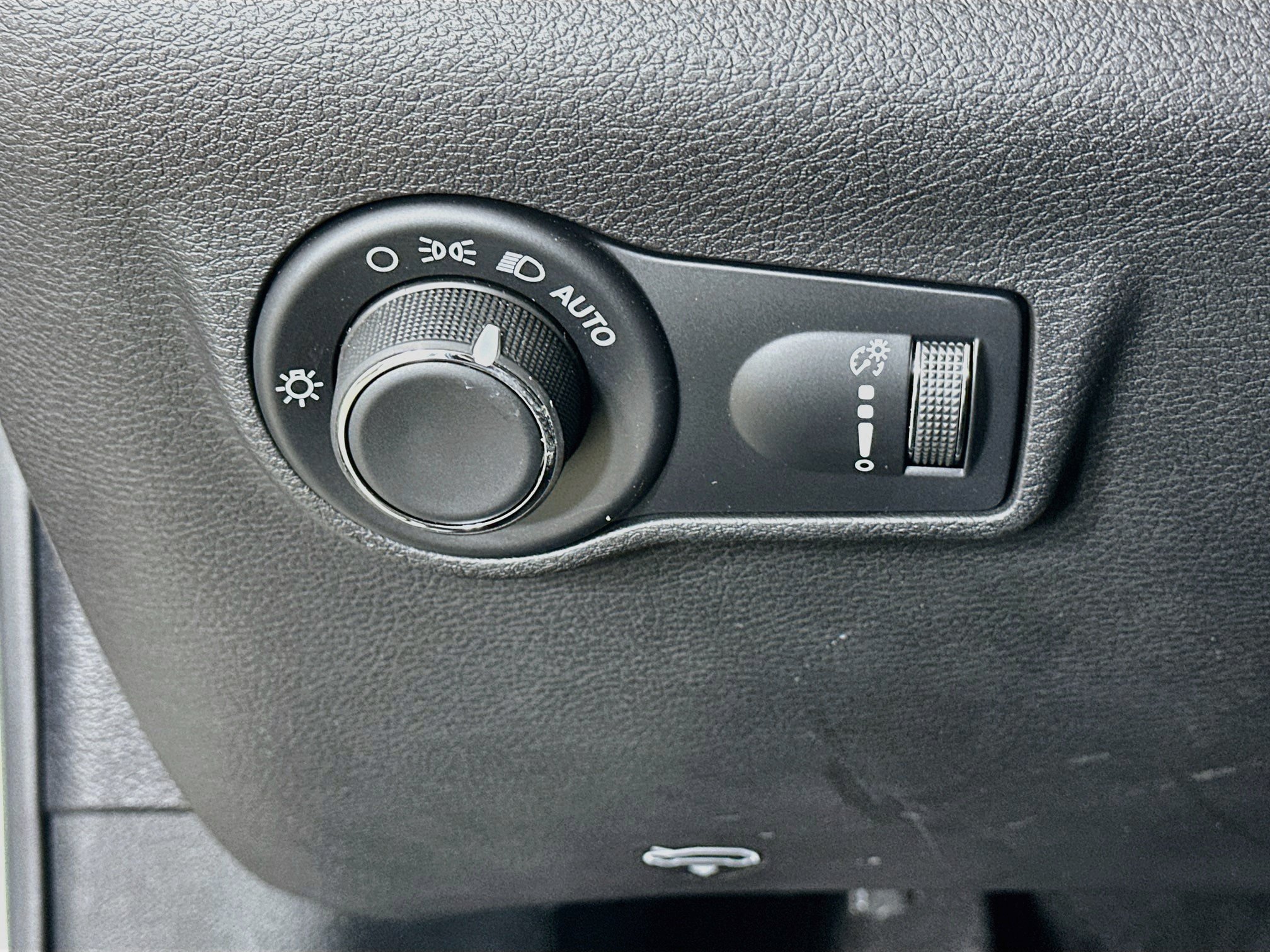 Certified 2025 Jeep Compass Sport AWD/4WD image 10
