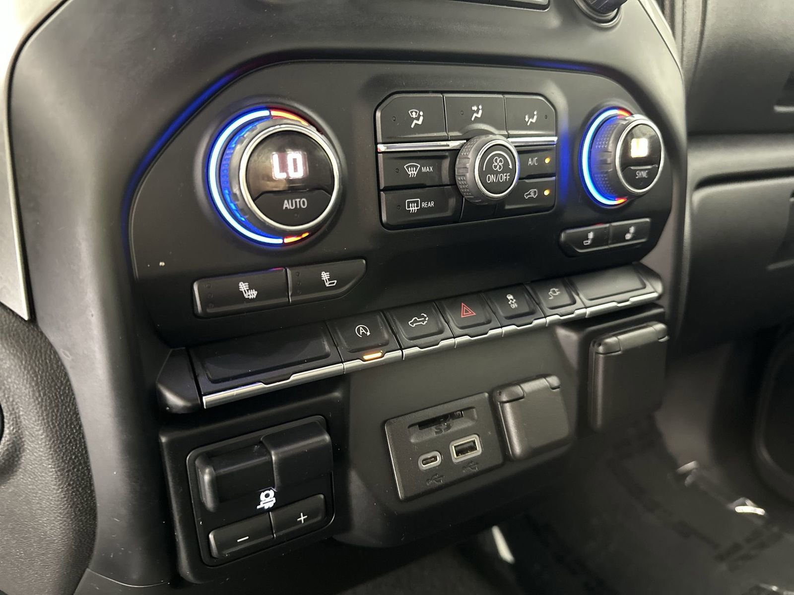 Used 2019 Chevrolet Silverado 1500 LT w/ All-Star Edition image 23