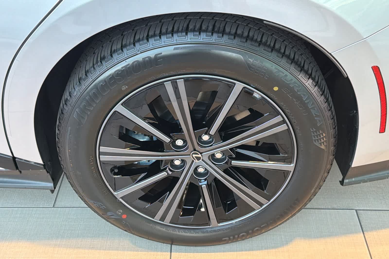 New 2026 Lexus ES 500e AWD/4WD image 26