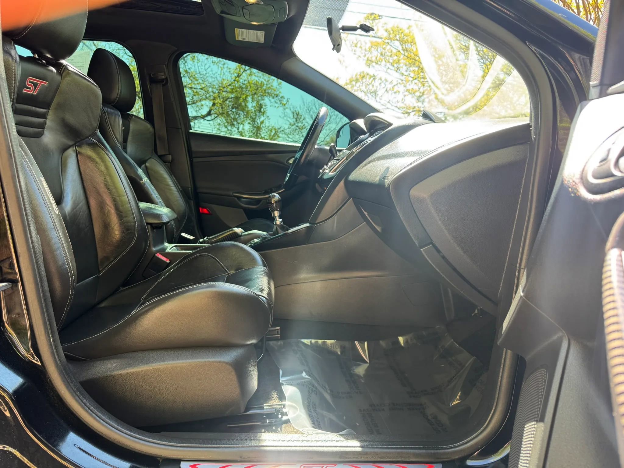 Used 2018 Ford Focus ST w/ Equipment Group 402A image 11