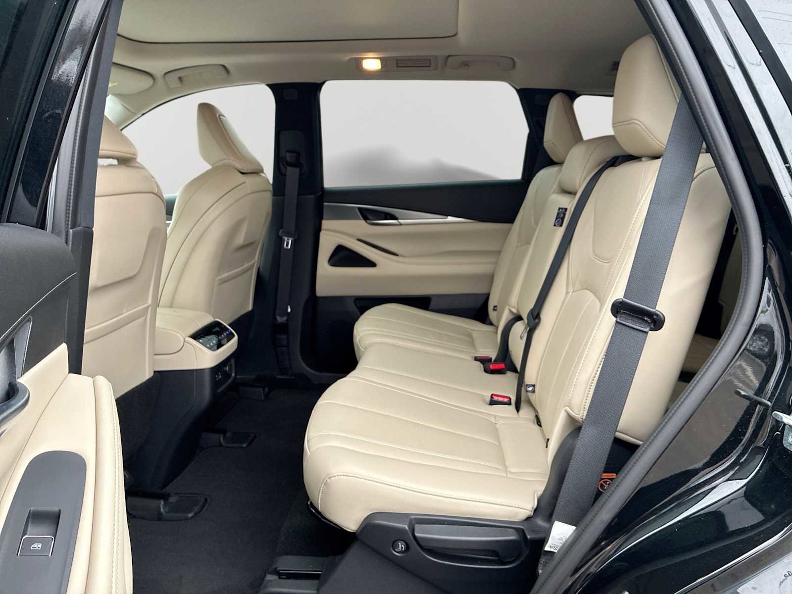 Used 2023 INFINITI QX60 Luxe image 26