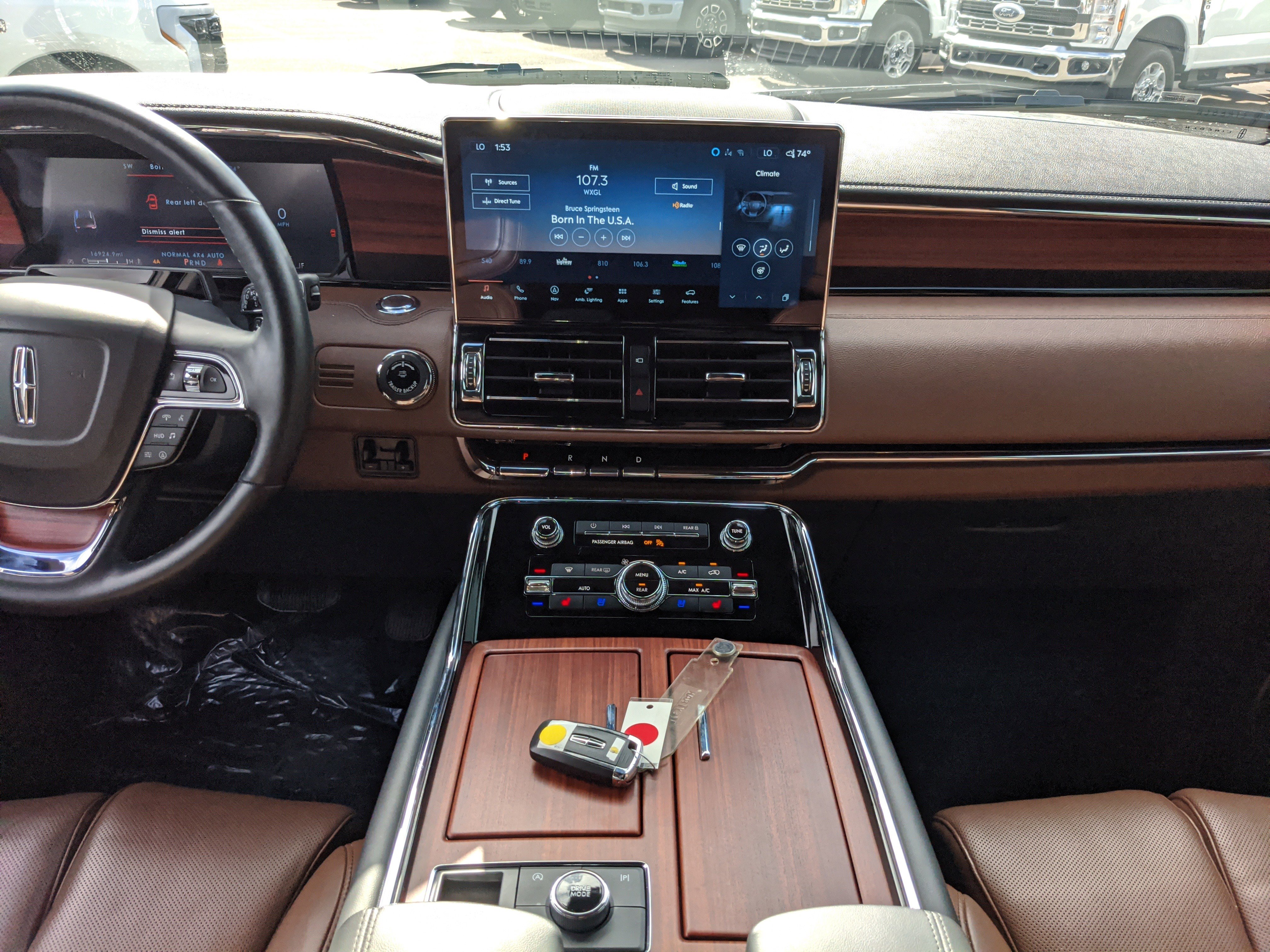 Used 2024 Lincoln Navigator L Reserve image 16