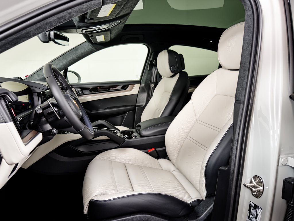 New 2026 Porsche Cayenne GTS AWD/4WD image 5