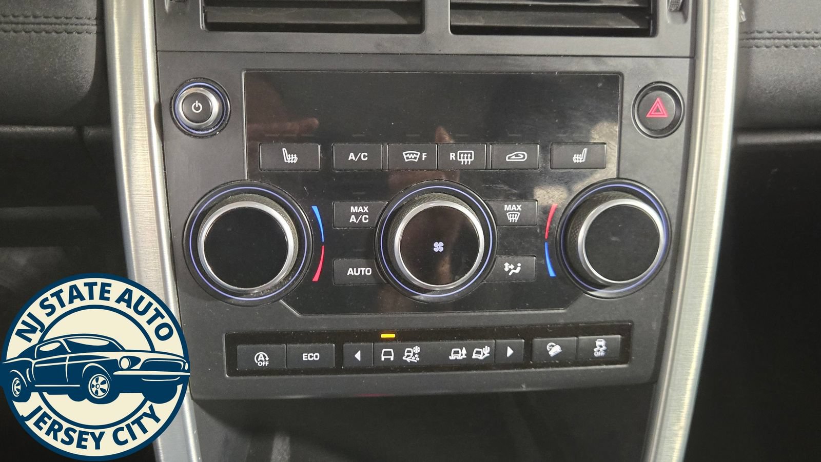 Used 2019 Land Rover Discovery Sport HSE AWD/4WD image 16