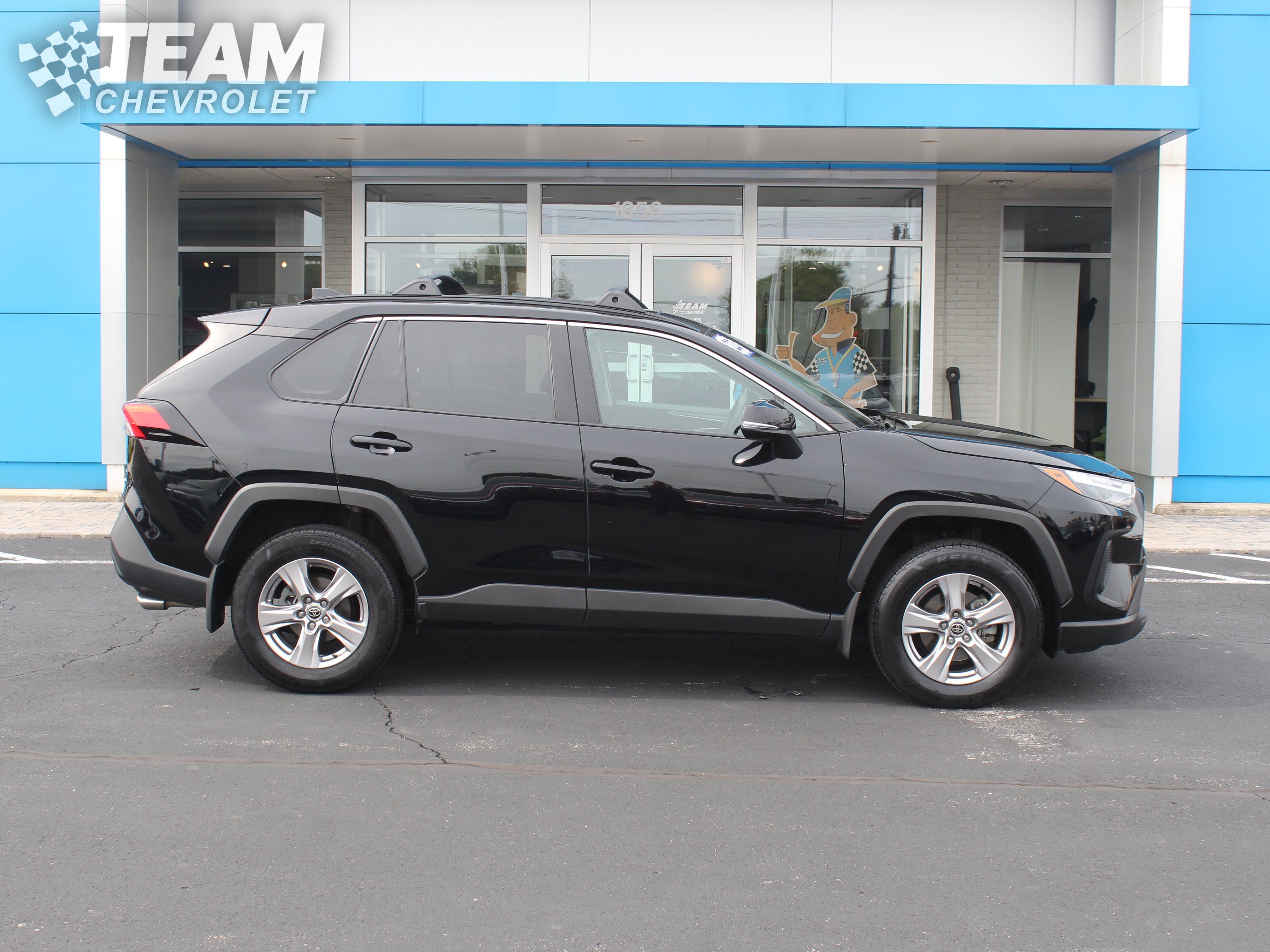 Used 2023 Toyota RAV4 XLE w/ Convenience Package AWD/4WD image 3
