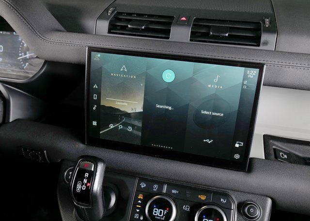 Used 2023 Land Rover Defender 90 S image 16