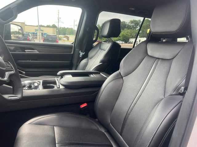 Used 2024 Jeep Wagoneer Series II w/ Flexible Seating Group AWD/4WD image 19