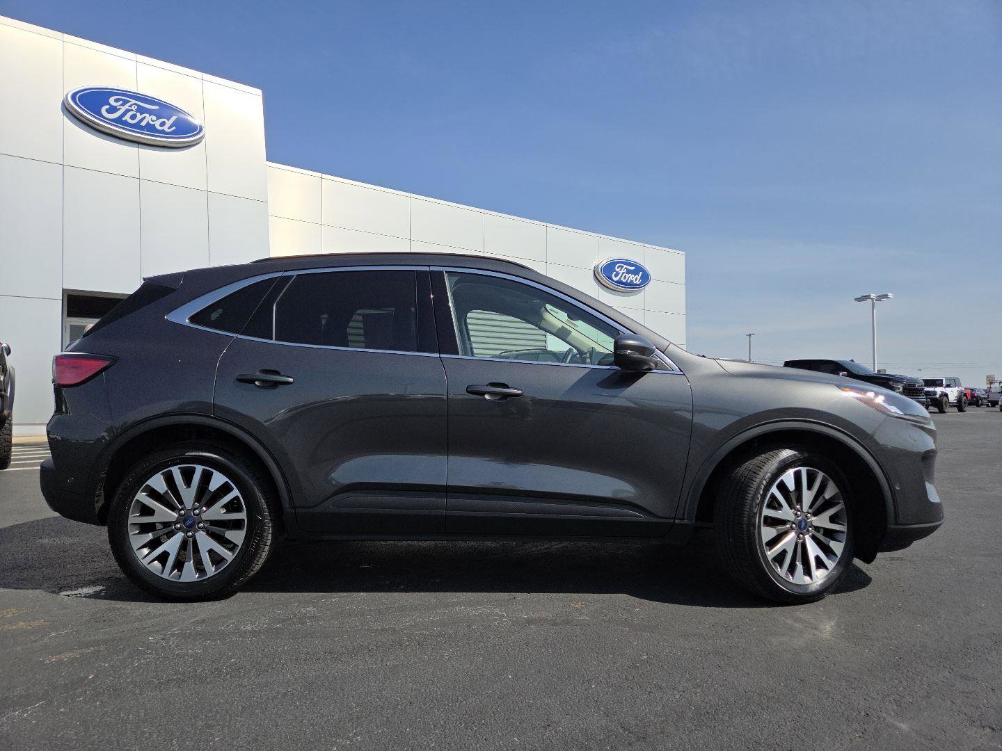 Used 2020 Ford Escape Titanium AWD/4WD image 16