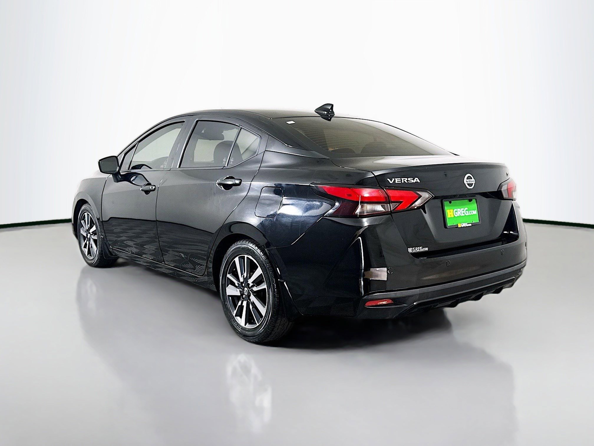 Used 2020 Nissan Versa SV image 7