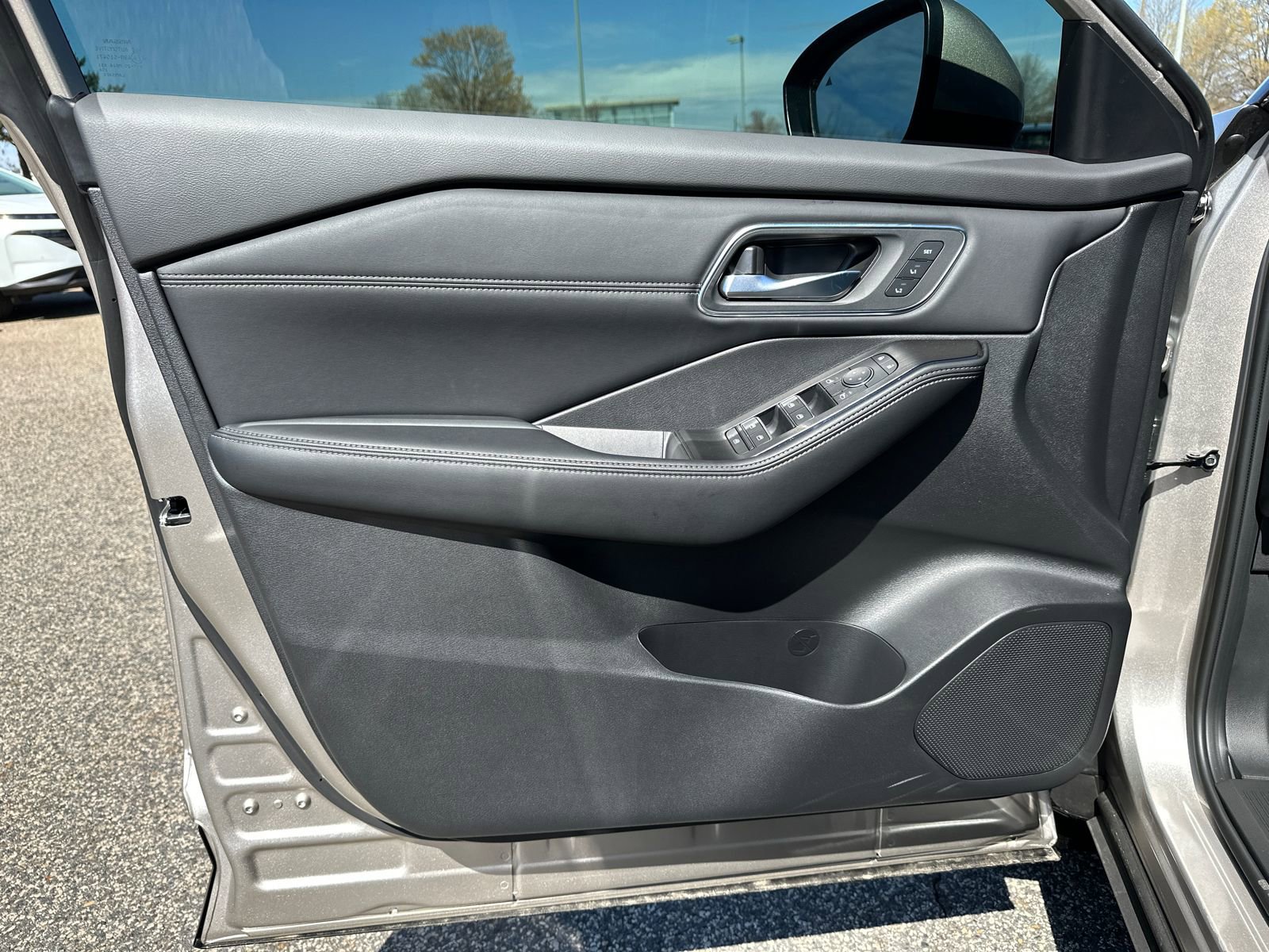 New 2026 Nissan Rogue Platinum w/ Platinum Premium Package image 8