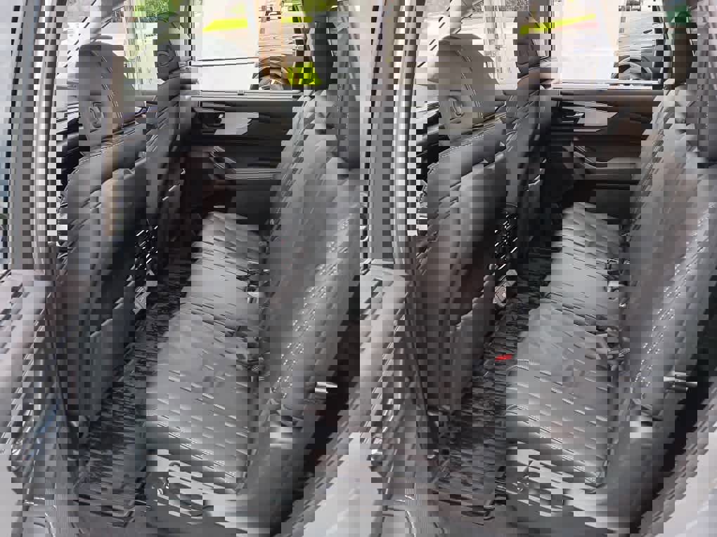 Used 2023 Acura MDX SH-AWD w/ Technology Package image 18