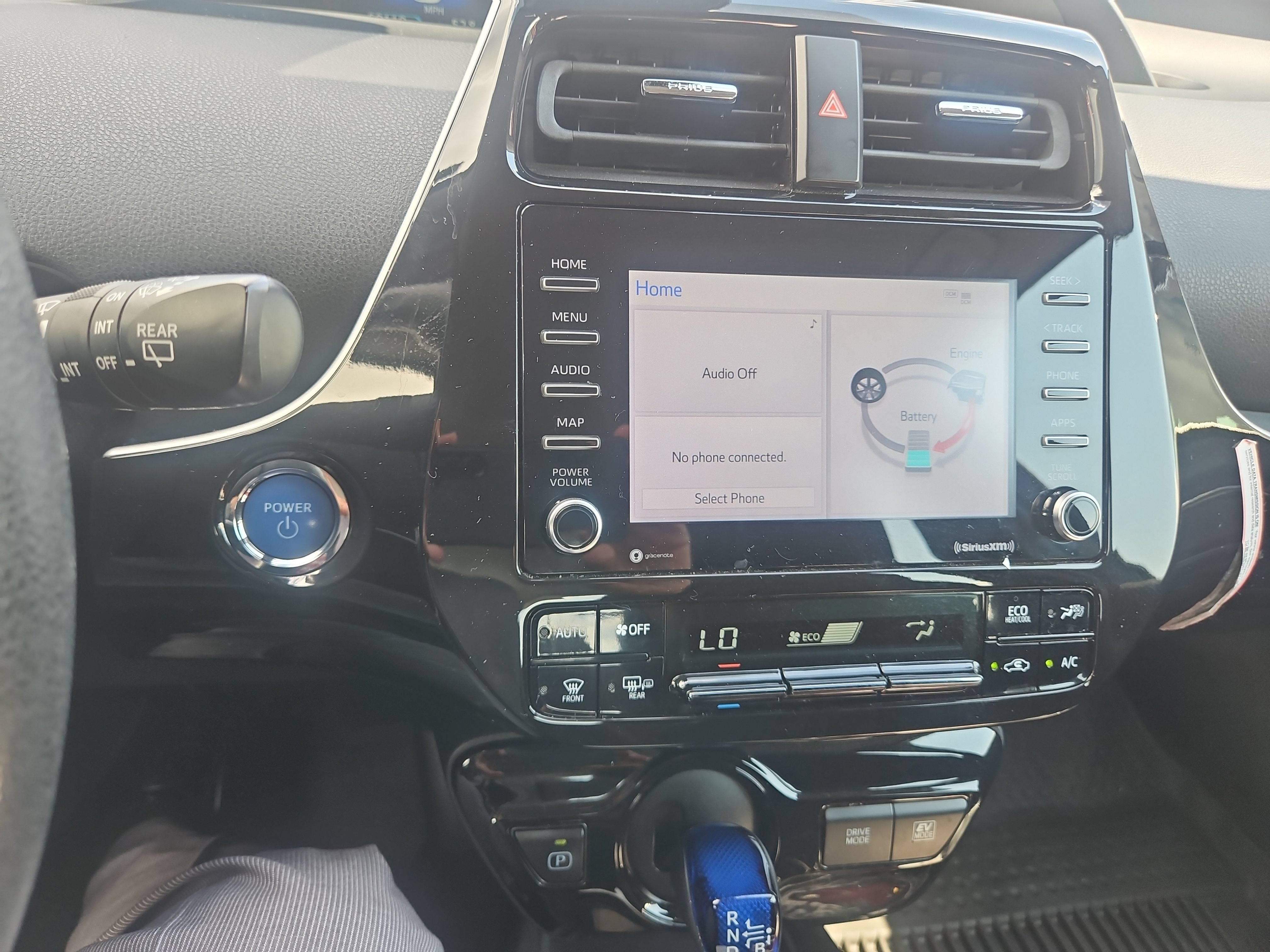 Used 2022 Toyota Prius LE FWD image 3