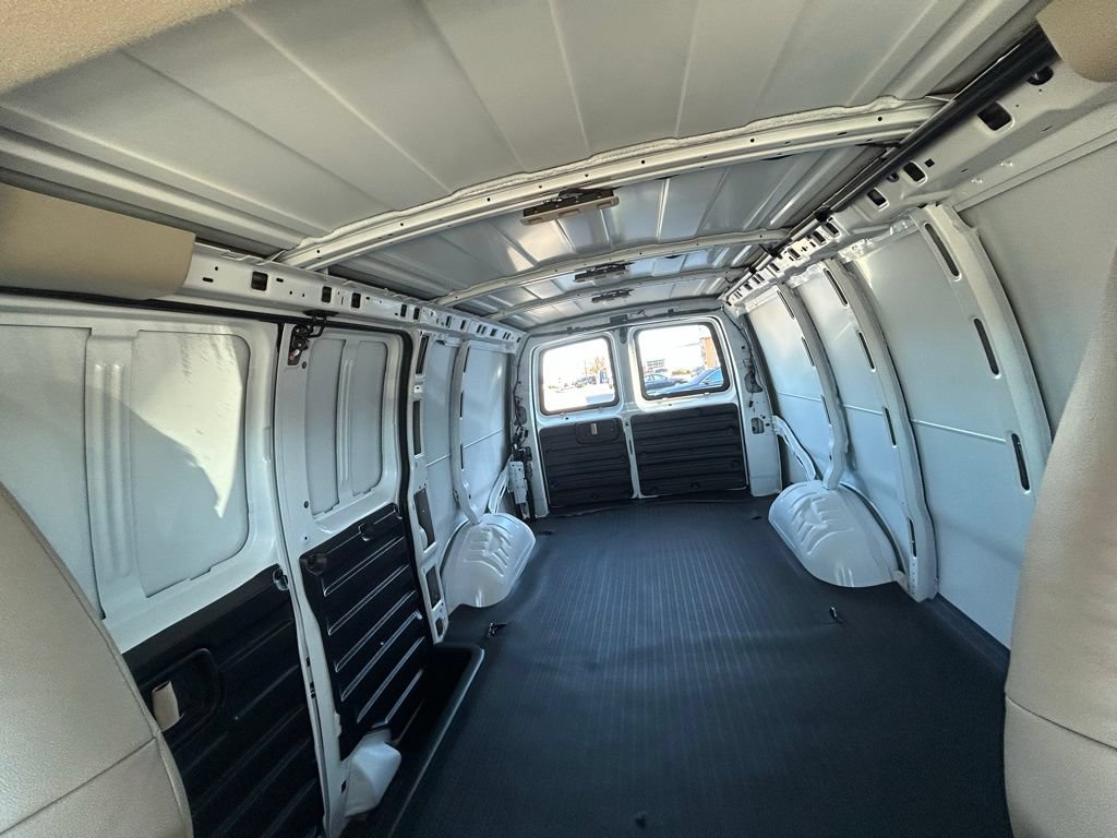 New 2025 Chevrolet Express 2500 RWD image 27