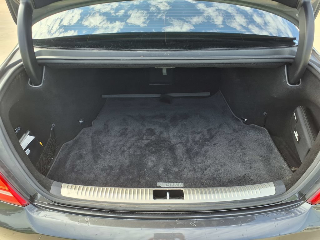 Used 2019 Genesis G90 5.0 Ultimate RWD image 11