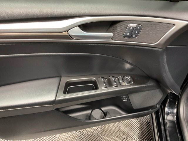 Used 2018 Ford Fusion Energi SE FWD image 15