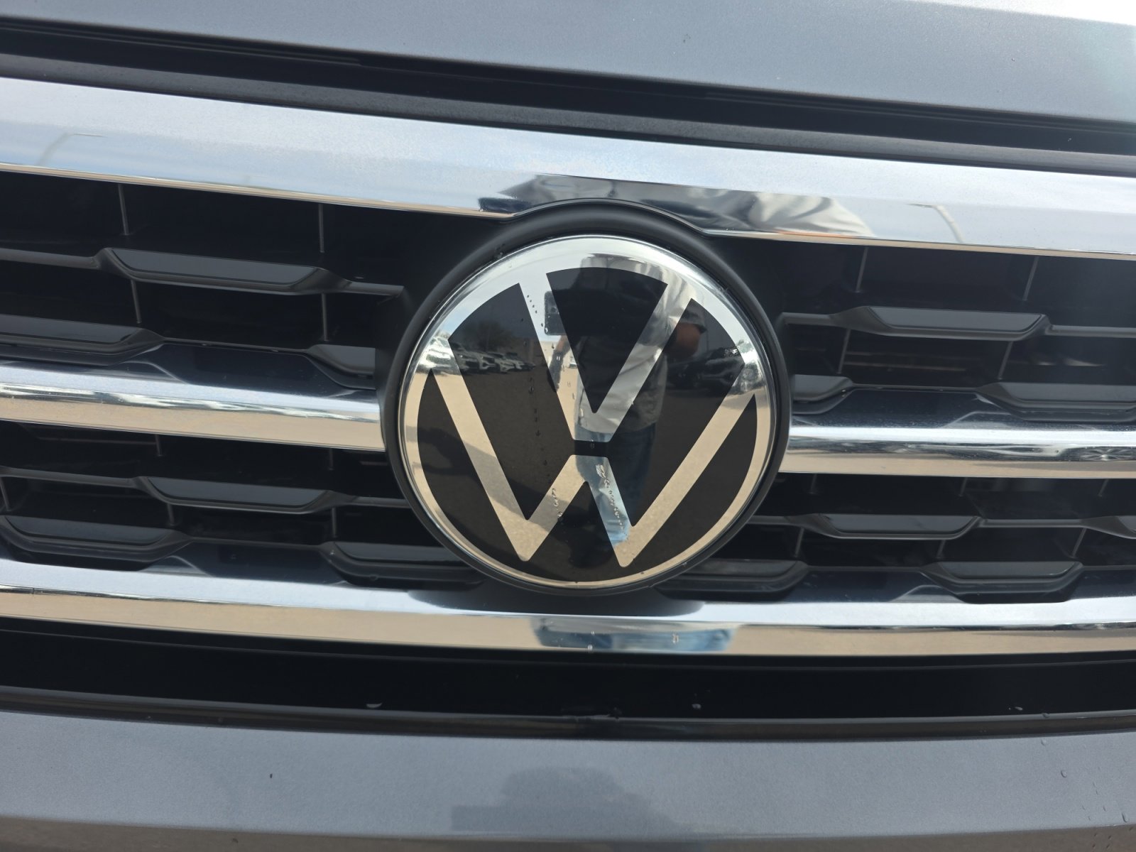 Used 2020 Volkswagen Atlas Cross Sport SE w/ Panoramic Sunroof Package image 23